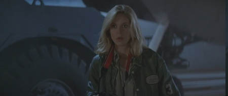 universal soldier Meet the epitome of cliché. By the way: in this shot she walks around in the center of the military operation