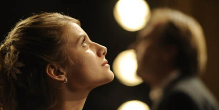 concert 1 Somehow I get the feeling her neck is photoshopped